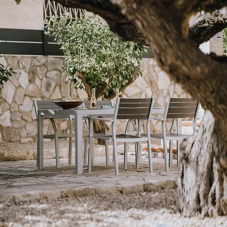 Ferienhaus Oliveres3 *