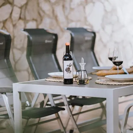 Oliveres3 * إليامبويا