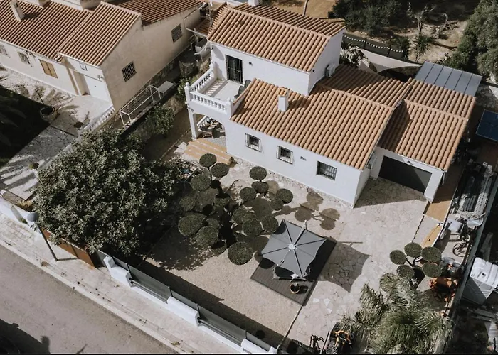 Oliveres3 Feriehus *